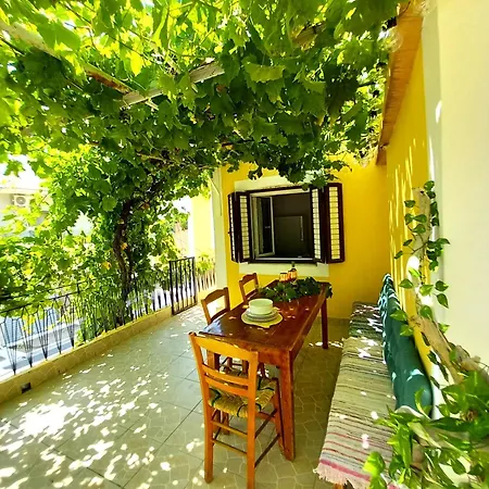 Holiday home Aleka's Traditional House *